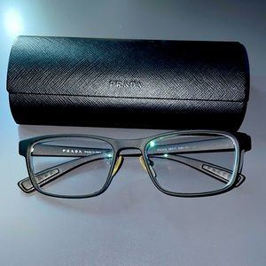 PRADA GLASSES